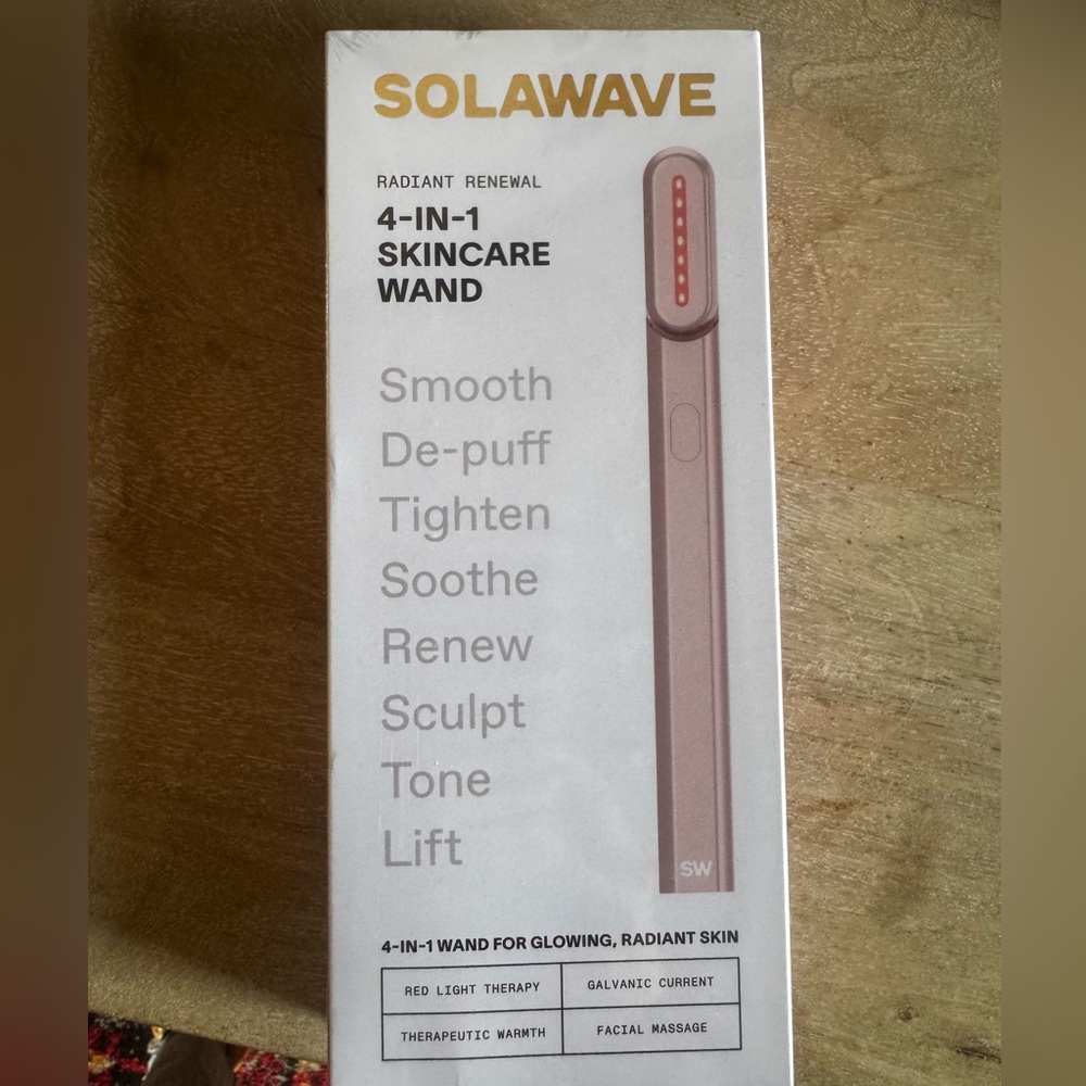 NIB Solawave 4-in-1 Radiant Renewal Facial Wand & Skin Therapy Serum Bundle